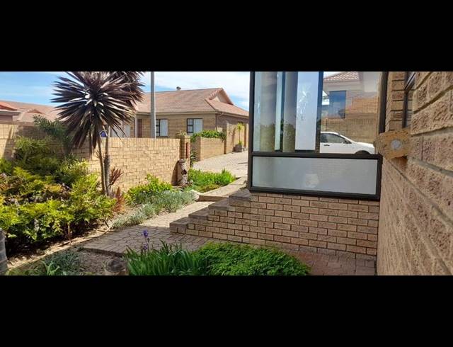 2 BEDROOM PROPERTY TO RENT IN HEIDERAND